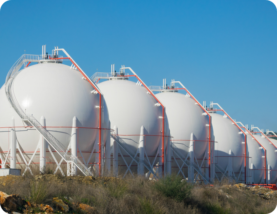 Liquid-Natural-Gas-tanks